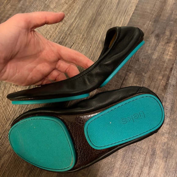 Tieks black Leather Women's Flats - Picture 6 of 6